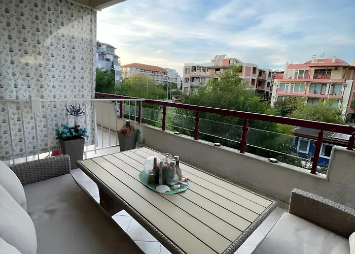 Elegant Near - Terrace & Parking Apartment Nesebar